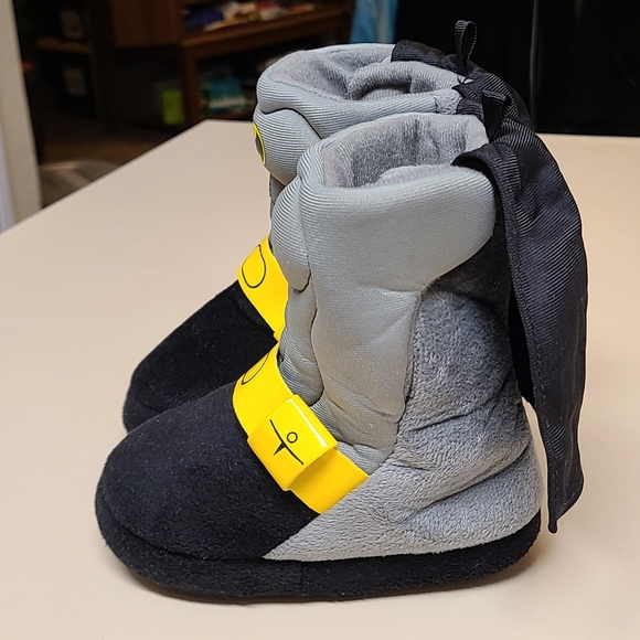 DC Comics Batman superhero slippers with cape size toddler 5-6 - Picture 3 of 8